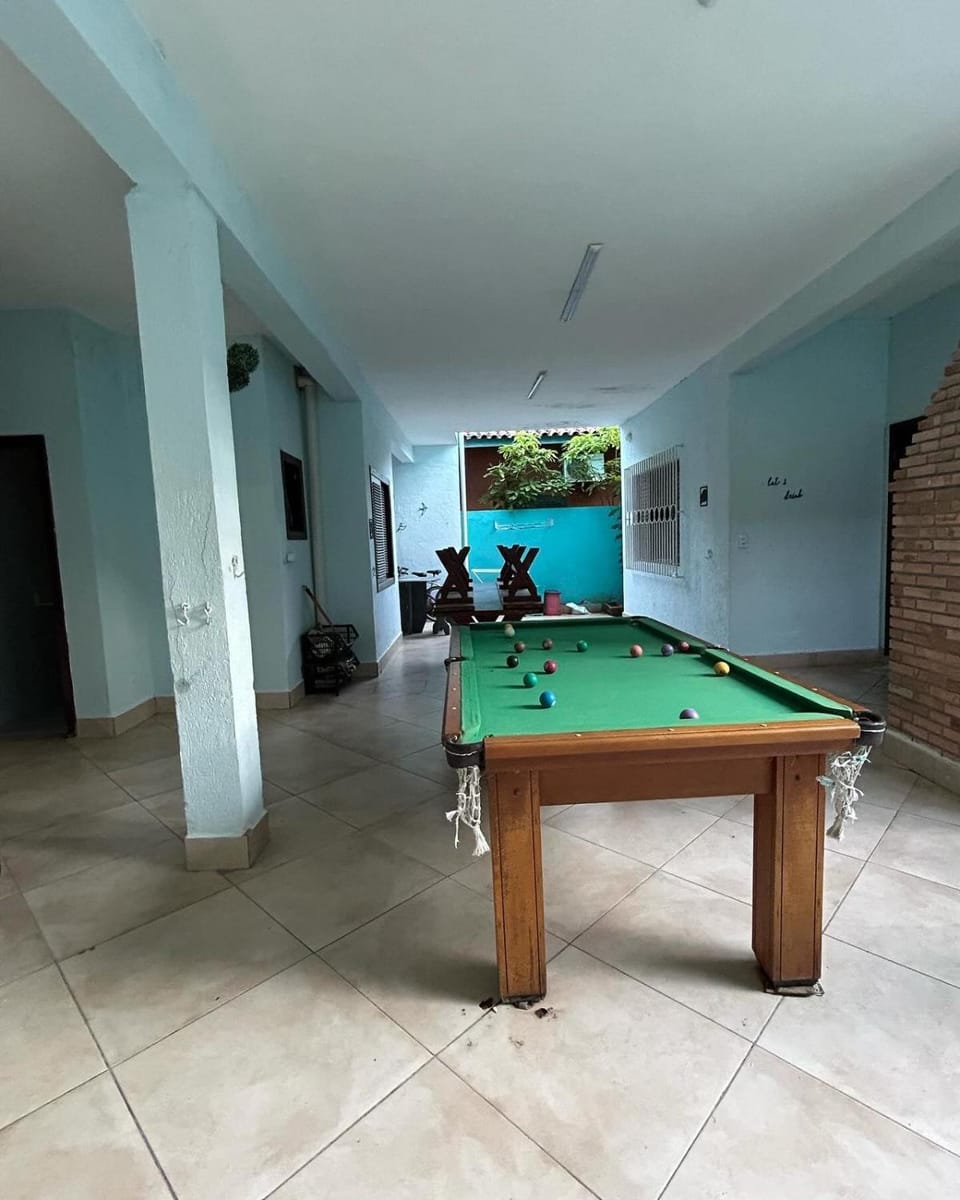 Billiard, Game Room