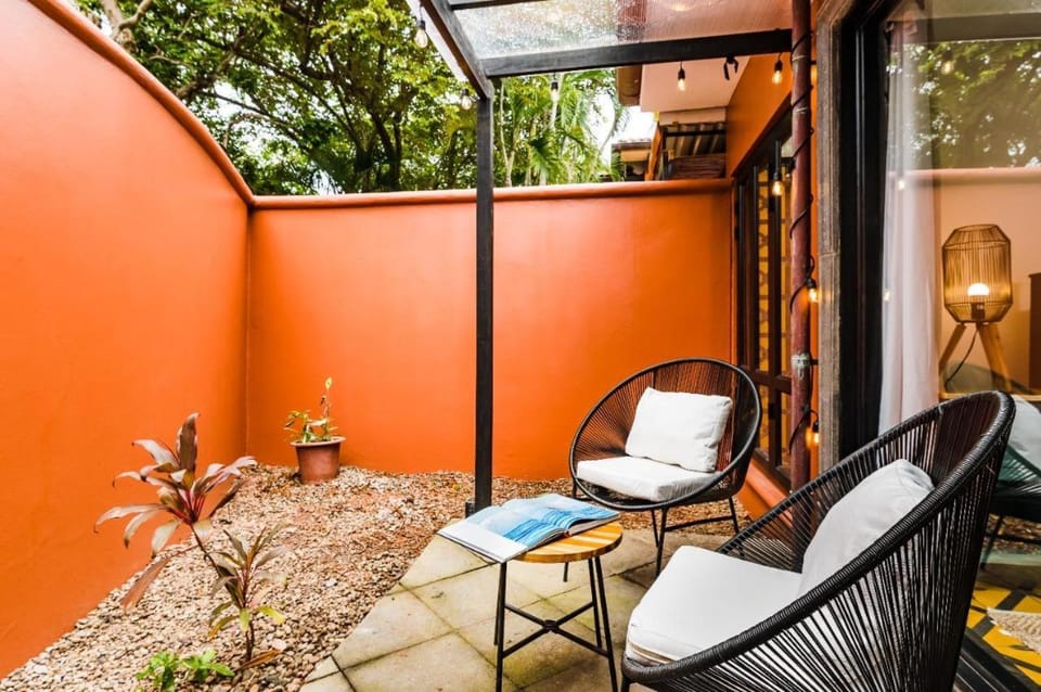 Patio, Seating area, sunbed