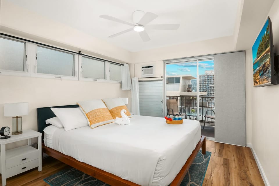 Bed, TV and multimedia, Photo of the whole room, Bedroom, air conditioner