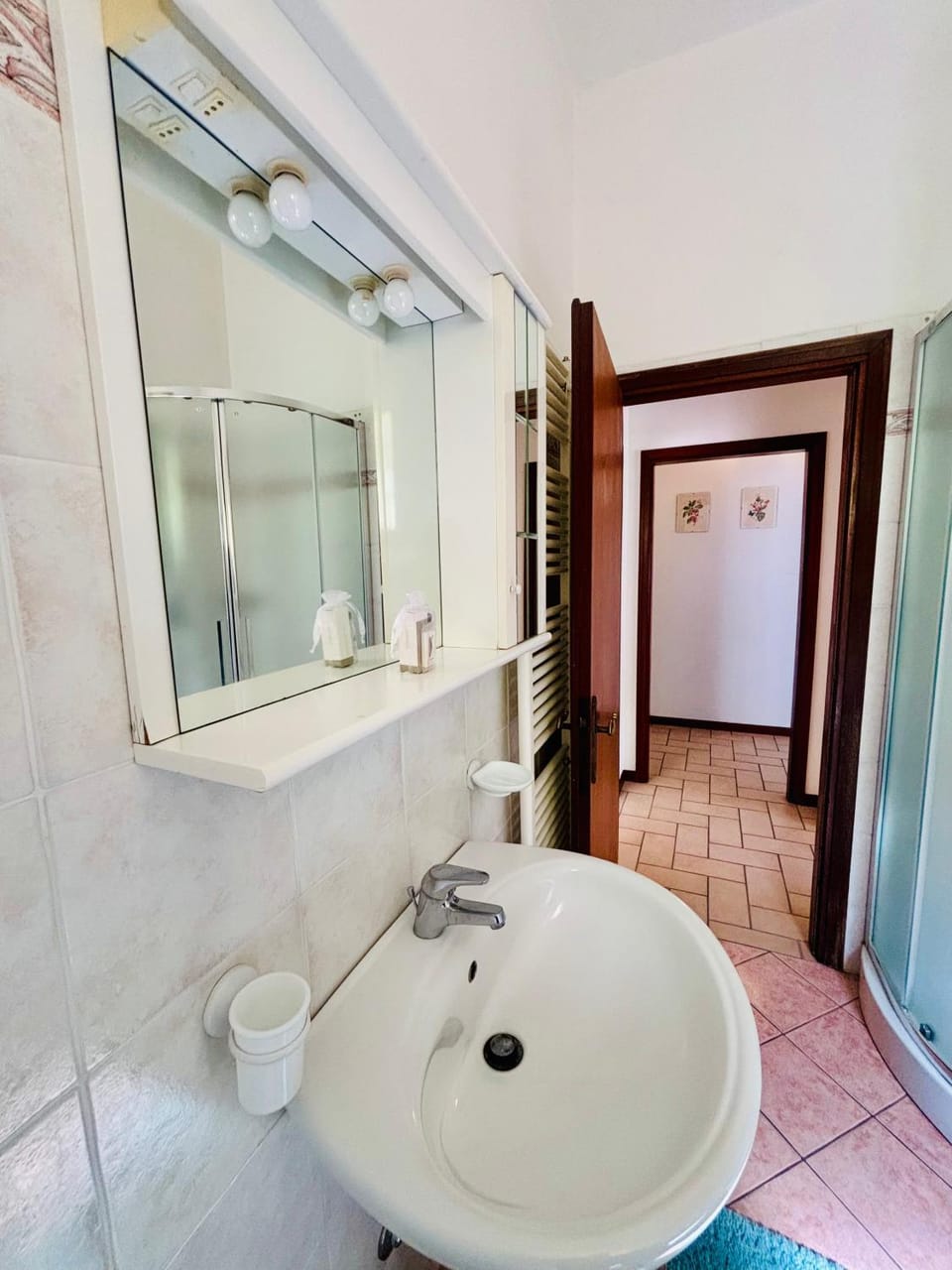 Shower, Toilet, Bathroom, Bath