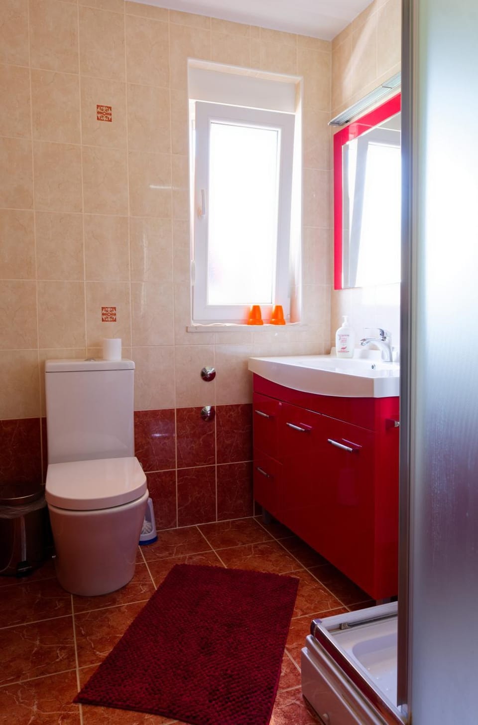 Yellow house apartments Apartment in Podstrana