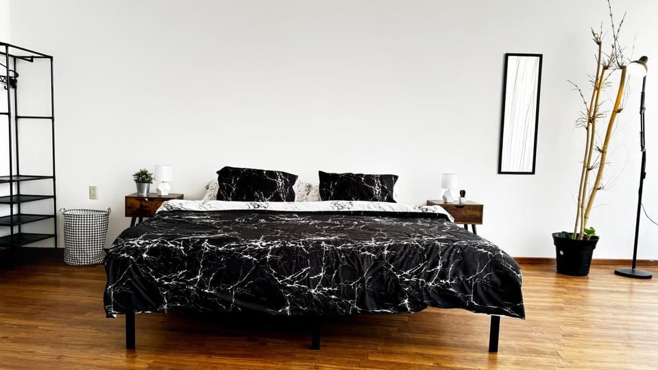 Estudio Centrico KING SIZE Wifi Apartment in Hidalgo, Mexico