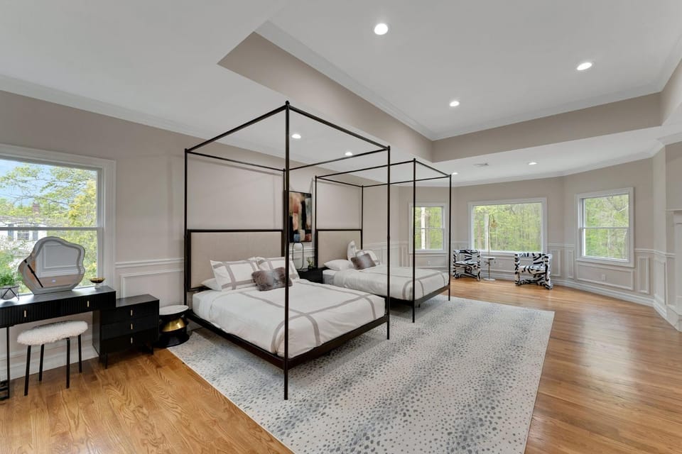 The President Mansion Luxurious 7BR Family Retreat Villa in Fire Island