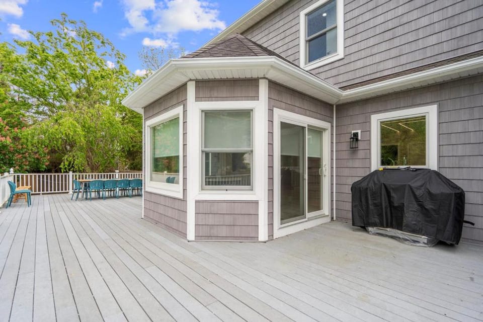 The President Mansion Luxurious 7BR Family Retreat Villa in Fire Island