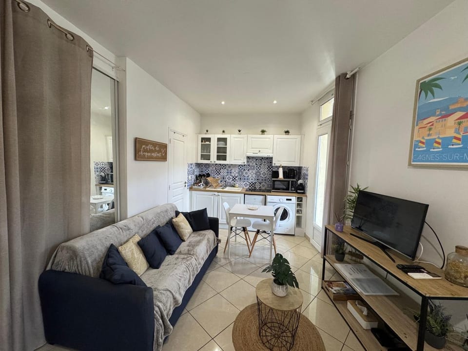 Studio Cosy Centre ville - Terrasse & Clim Apartment in Cagnes-sur-Mer