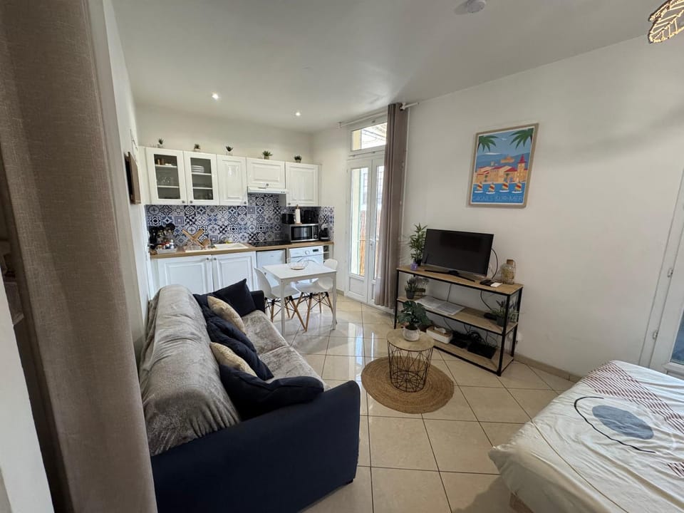 Studio Cosy Centre ville - Terrasse & Clim Apartment in Cagnes-sur-Mer