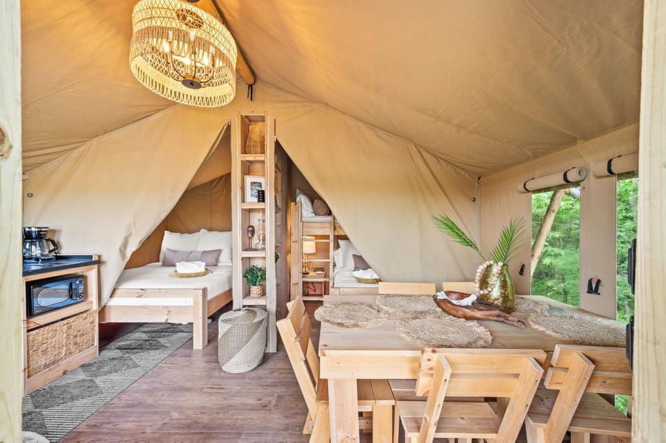 The Lodges at Eden Reserve - Safari Tents Luxury tent in Williamstown