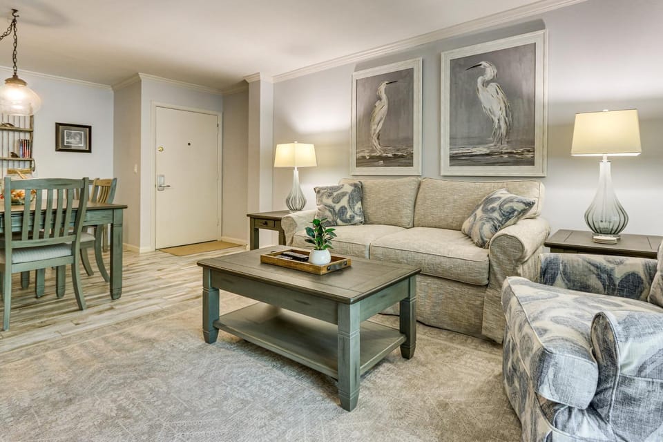Walk to Harbour Town: Quaint Sea Pines Gem House in Hilton Head Island