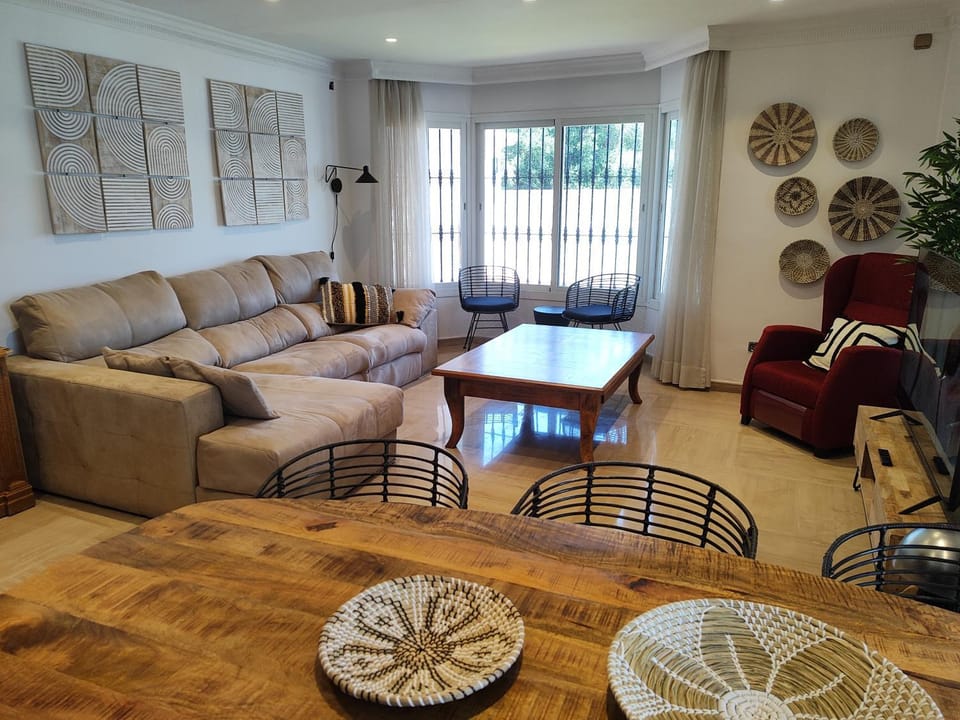 Evans Realty AV Villa & Piscina & Bbq & Chill Out Villa in Fuengirola