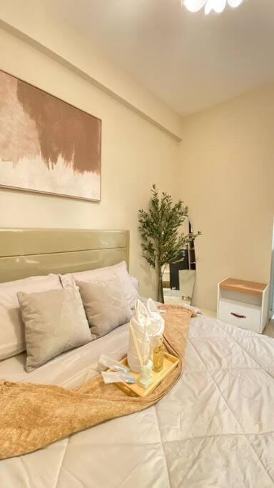 Apartemen Bale Hinggil VVIP Studio Apartment in Surabaya