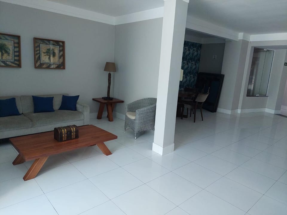 Apartamento Charmoso Na Enseada Apartment in State of São Paulo