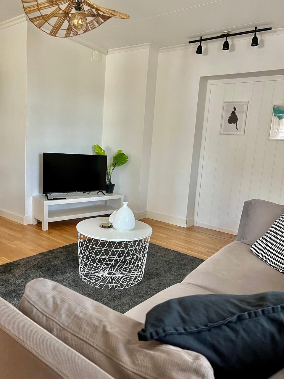 Cozy apartment in Jädraås nestled near the lake just 10 minutes from Kungsberget Apartment in Sweden