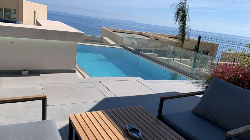 Patio, Natural landscape, View (from property/room), Balcony/Terrace, Pool view, Sea view, Swimming pool
