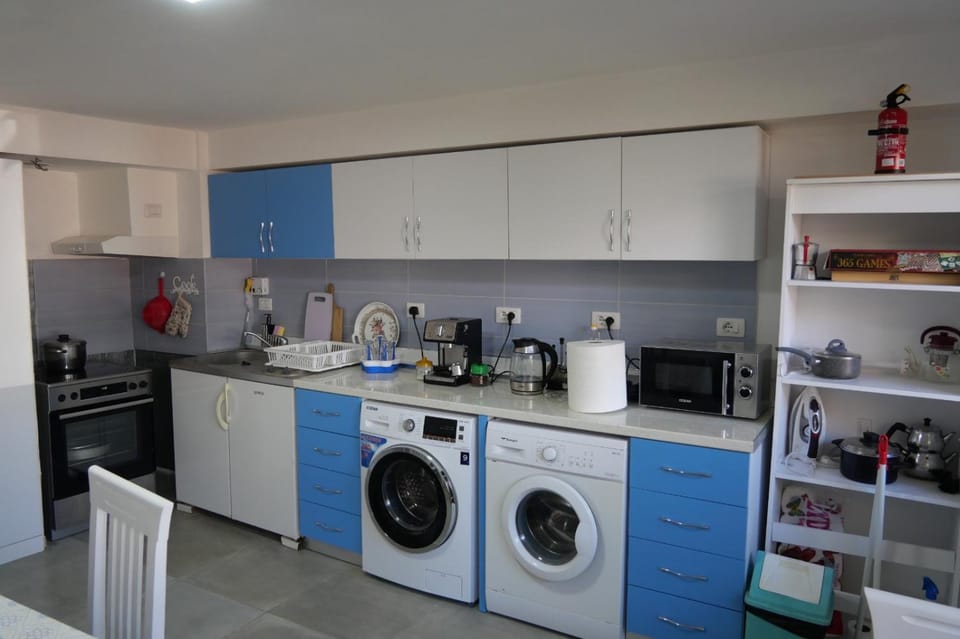 2 Floor Beach House Perfect for large groups House in Montenegro