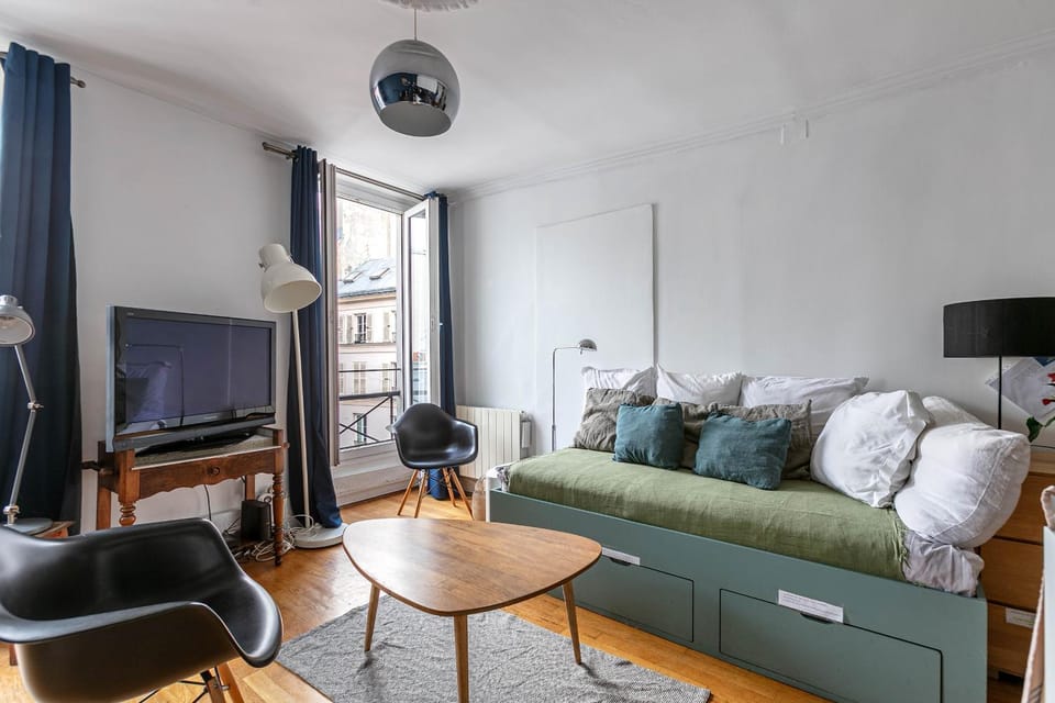 Communal lounge/ TV room, Living room, Seating area