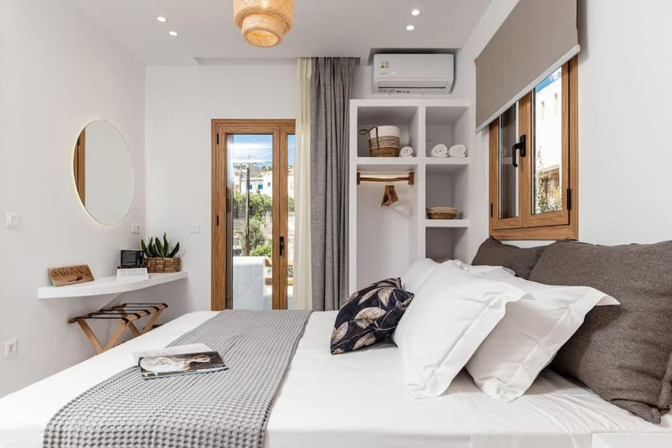 Saronada Studio Apartment in Naxos, Naxos and Lesser Cyclades, Greece