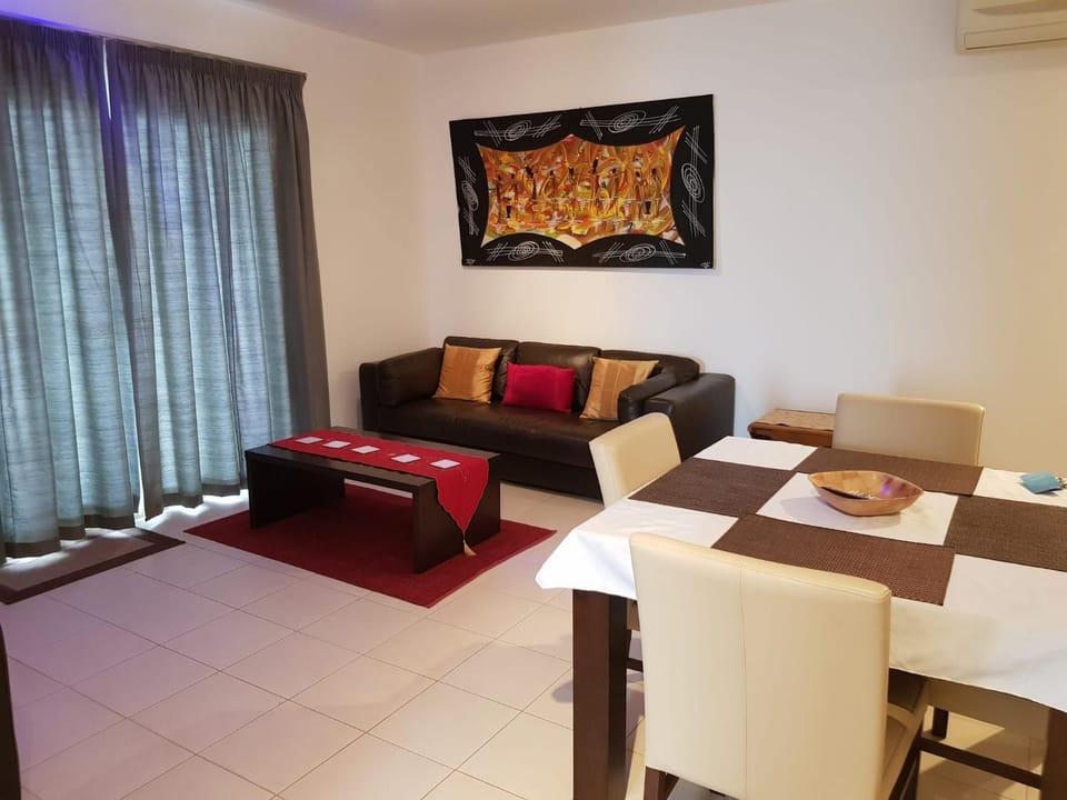 Living room, Seating area, Dining area, air conditioner