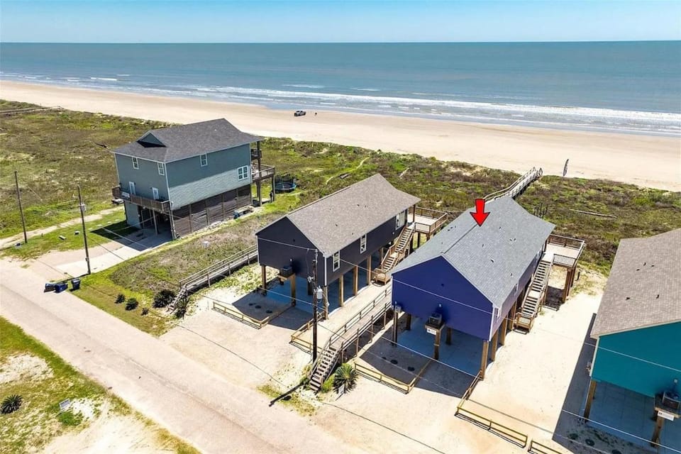 Beachfront Family Pet Friendly House in Brazoria County