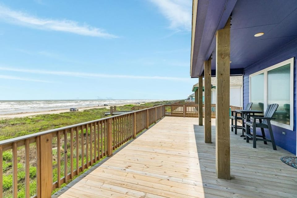 Beachfront Family Pet Friendly House in Brazoria County