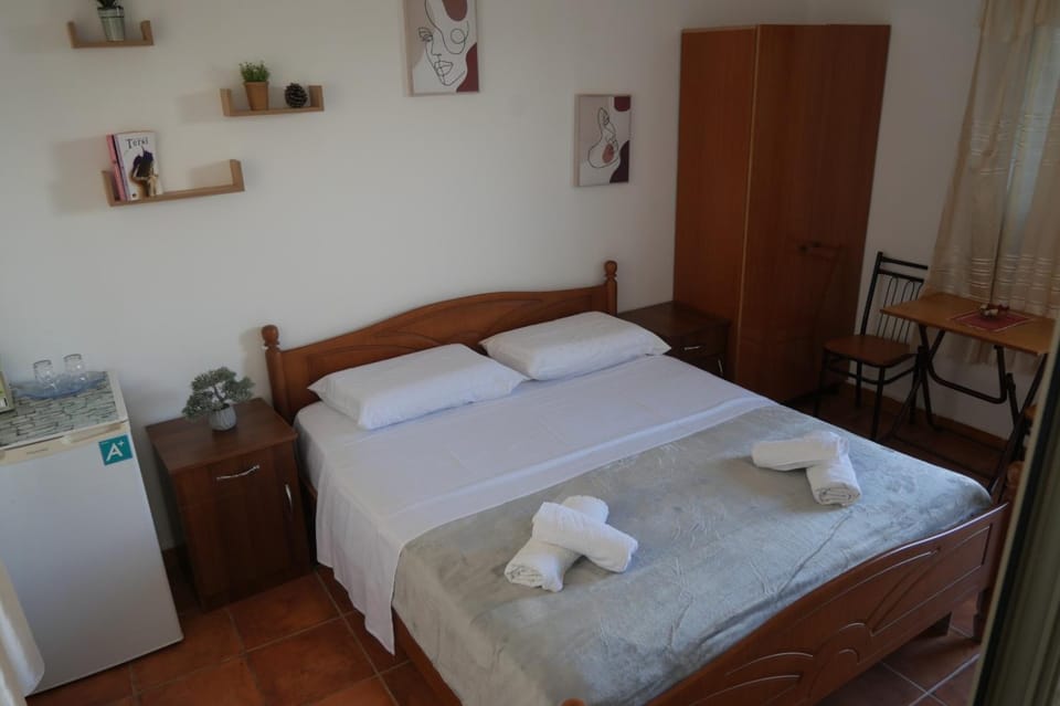 Beach house, room for couple in 2nd floor Apartment in Montenegro