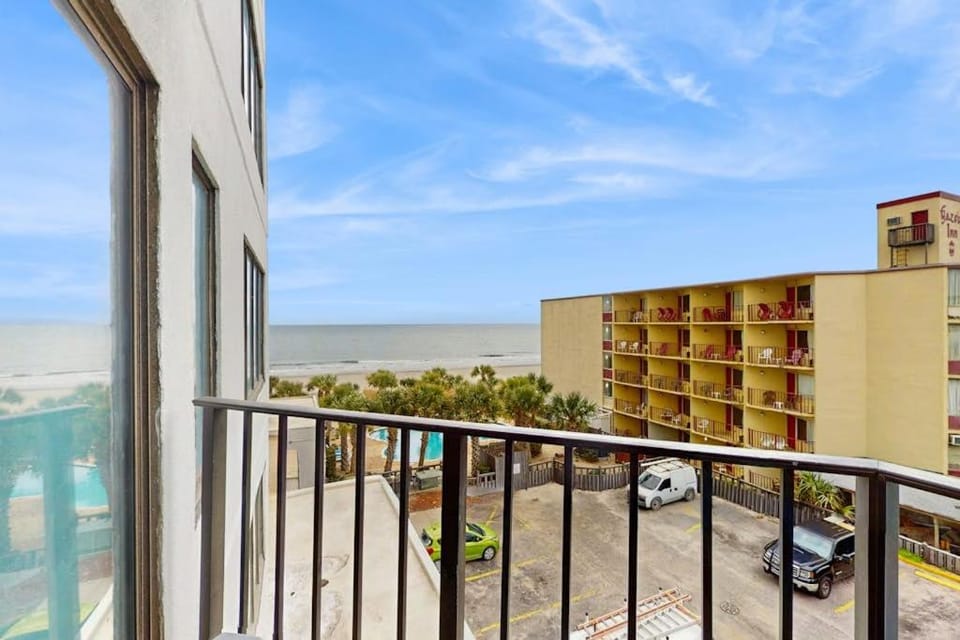 Ocean Breeze Retreat House in Myrtle Beach