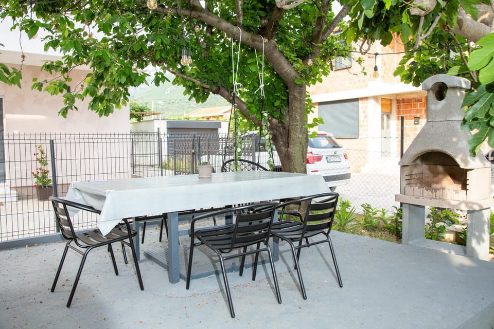 TWINS DREAMs HOUSE Villa in Montenegro