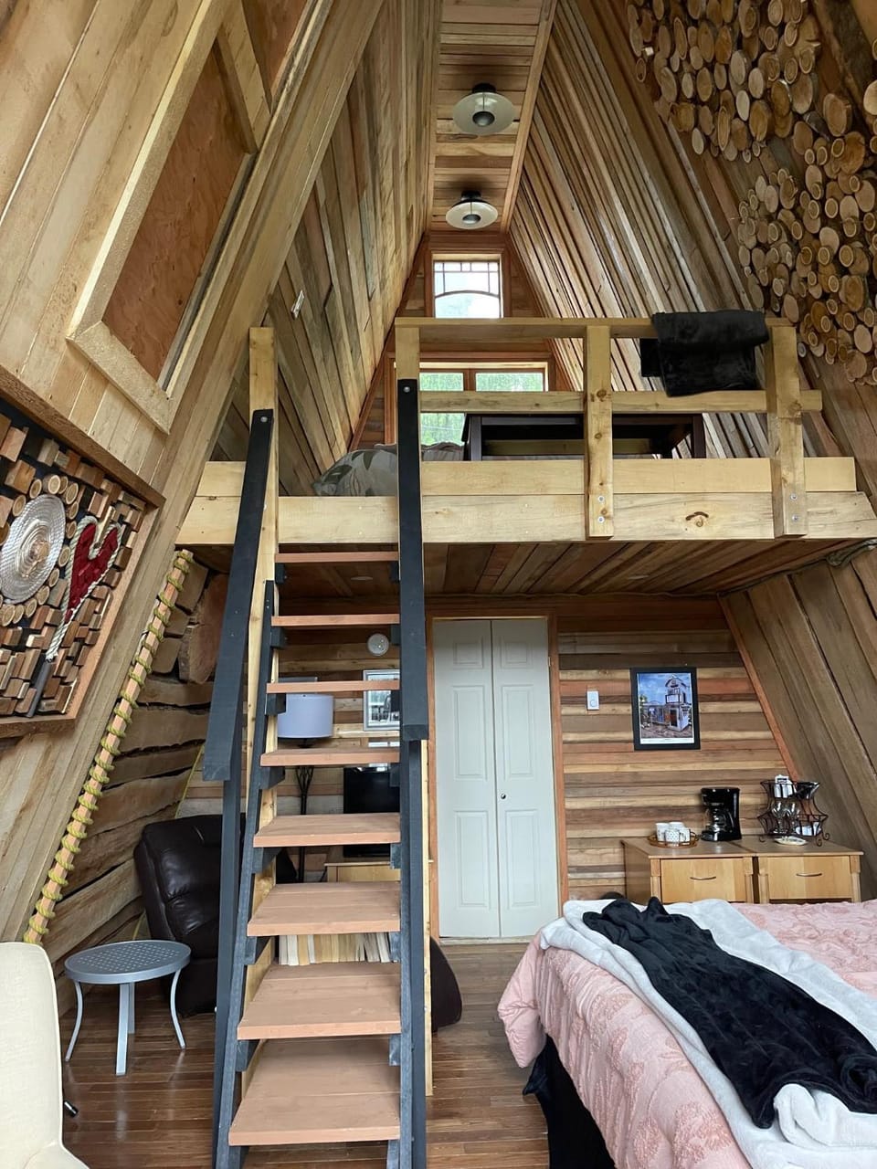 Restaurant/places to eat, Bed, Fishing, Photo of the whole room, Canoeing, Bedroom, Guests, bunk bed