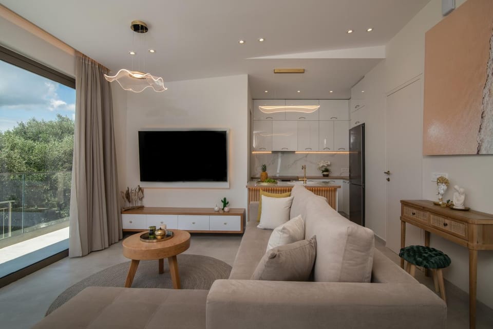 TV and multimedia, Kitchen or kitchenette, Living room