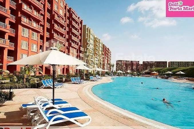 Property building, Pool view