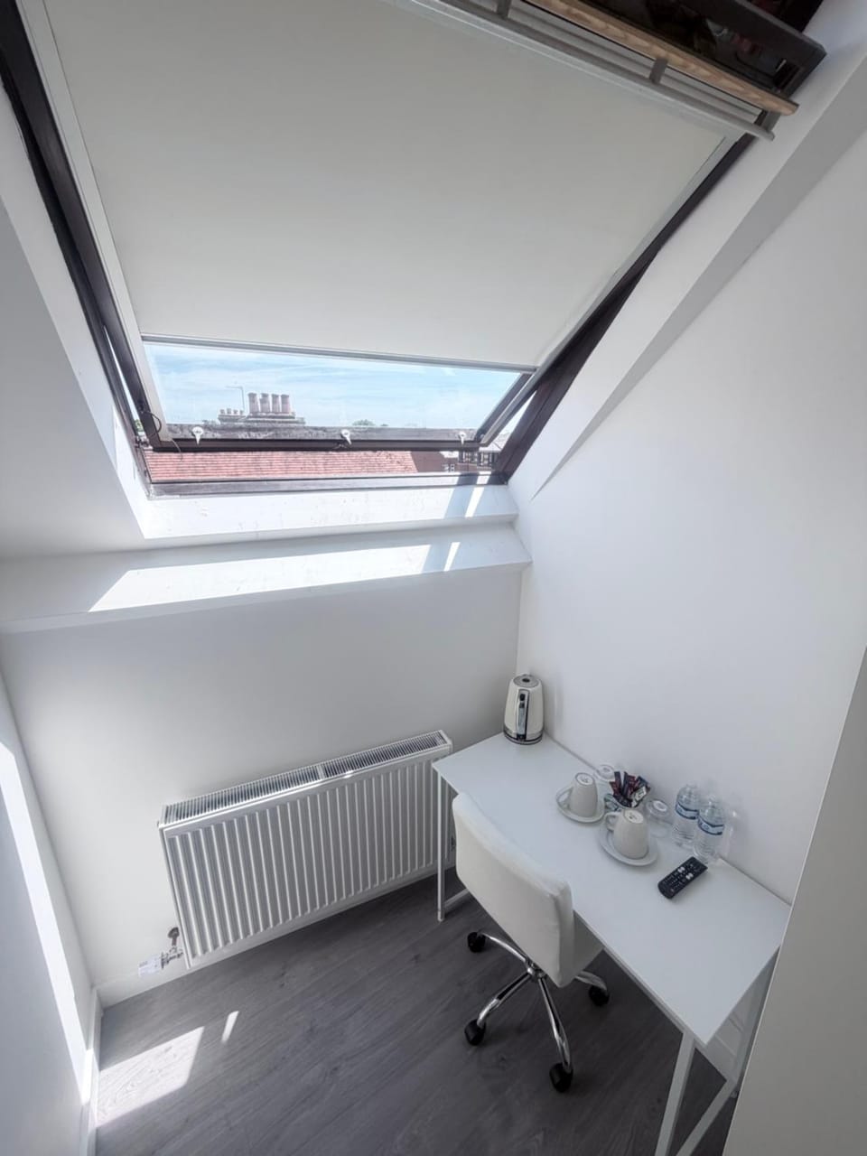 Dining area, internet