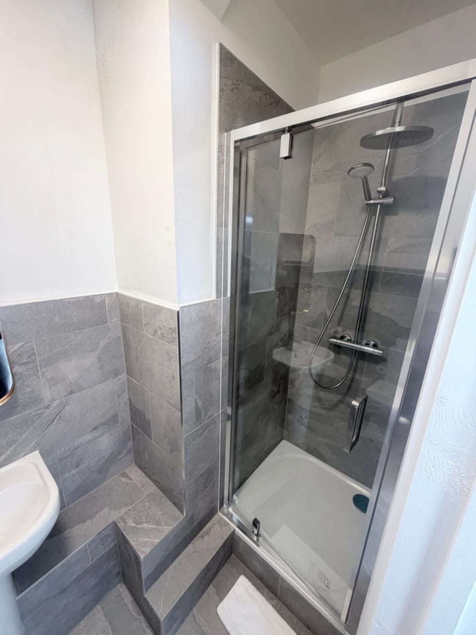 Shower, Toilet, Bathroom