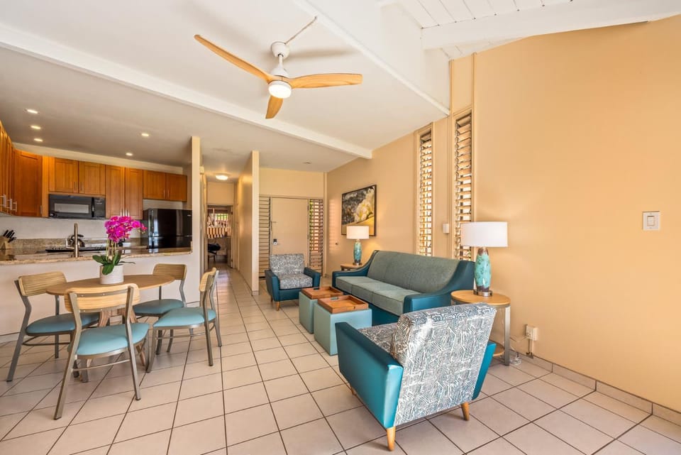 Kuleana Club #108 -Oceanfront- 1 bed & 1 bath - Deluxe House in Napili-Honokowai