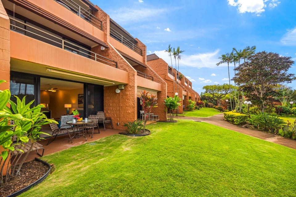 Kuleana Club #307 Pool View - 1 bedroom & 1 bathroom - Ground Floor House in Napili-Honokowai