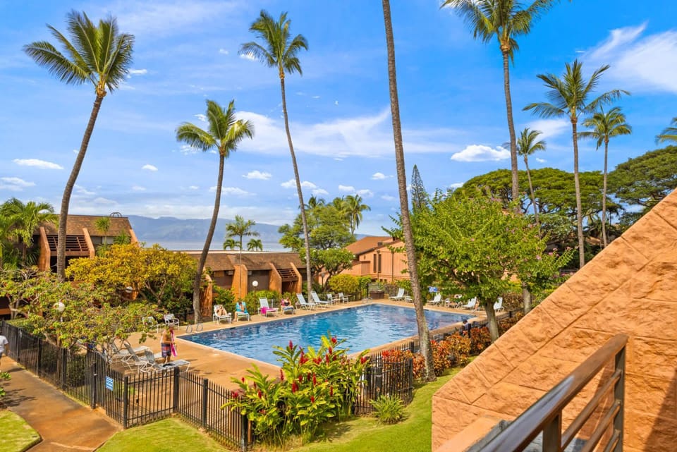 Kuleana Club #316 - Ocean View -1 bedroom & 1 bathroom - 2nd Floor House in Napili-Honokowai