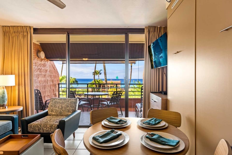 Kuleana Club #319 - Ocean View -1 bedroom & 1 bathroom - 3rd Floor House in Napili-Honokowai