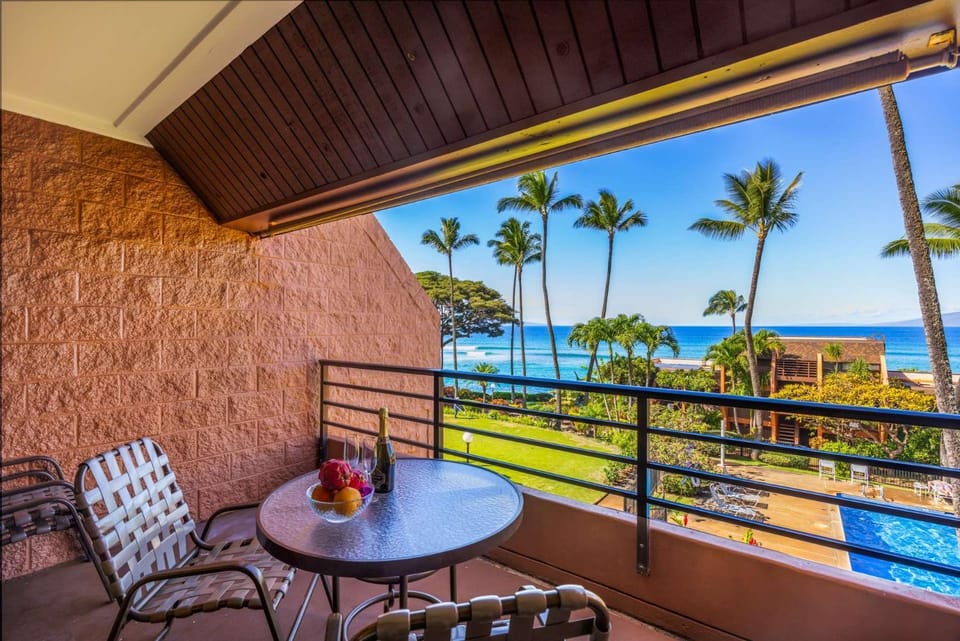 Kuleana Club #320 - Ocean View -1 bedroom & 1 bathroom - 3rd Floor House in Napili-Honokowai