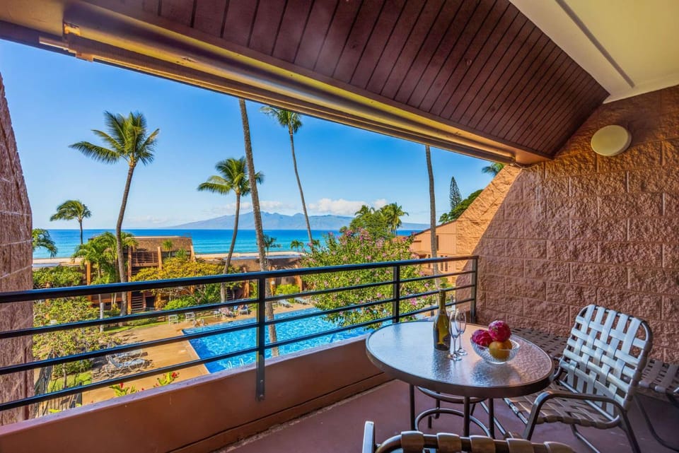 Kuleana Club #320 - Ocean View -1 bedroom & 1 bathroom - 3rd Floor House in Napili-Honokowai