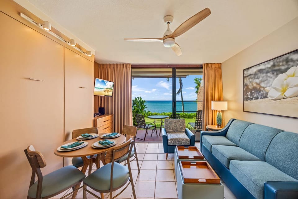 Kuleana Club #404 Oceanfront -1 bedroom 1 bathroom - Gated House in Napili-Honokowai