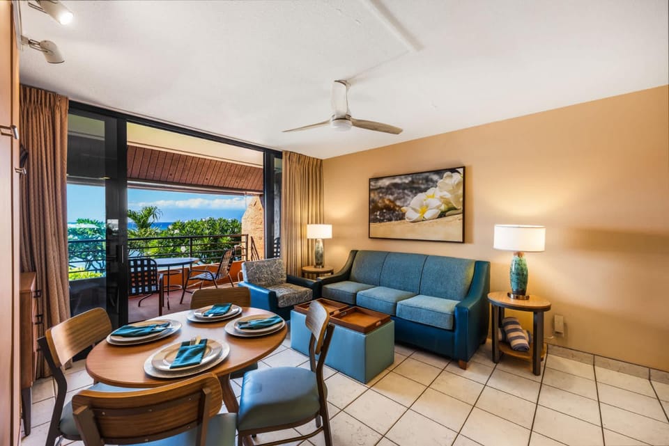 Kuleana Club #410 Oceanfront 1 bedroom 1 bathroom - Gated 2nd Fl House in Napili-Honokowai