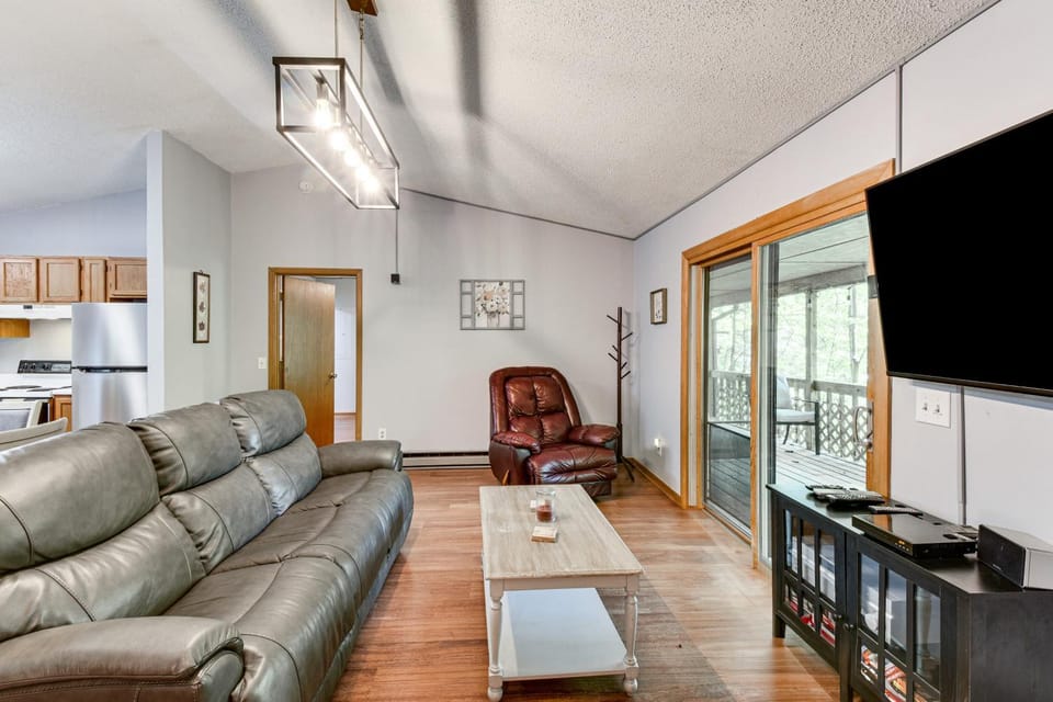 Cozy Franklin Retreat w/ Deck - 5 Mi to Downtown! House in Tennessee