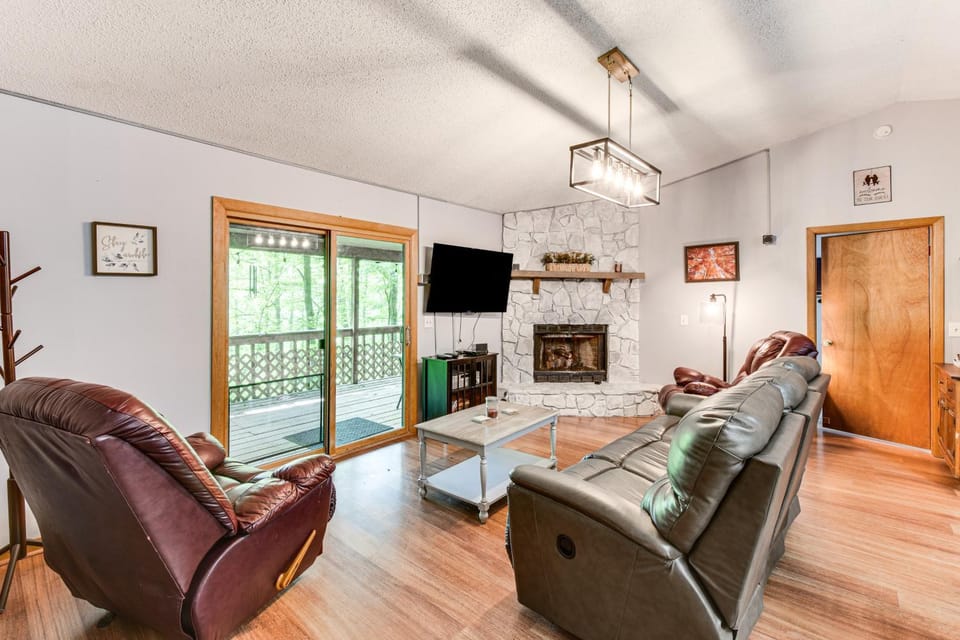 Cozy Franklin Retreat w/ Deck - 5 Mi to Downtown! House in Tennessee