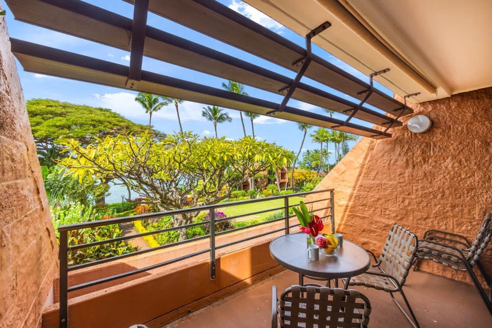 Kuleana Club #510 - Ocean View -1 bedroom & 1 bathroom - 2nd Floor House in Napili-Honokowai
