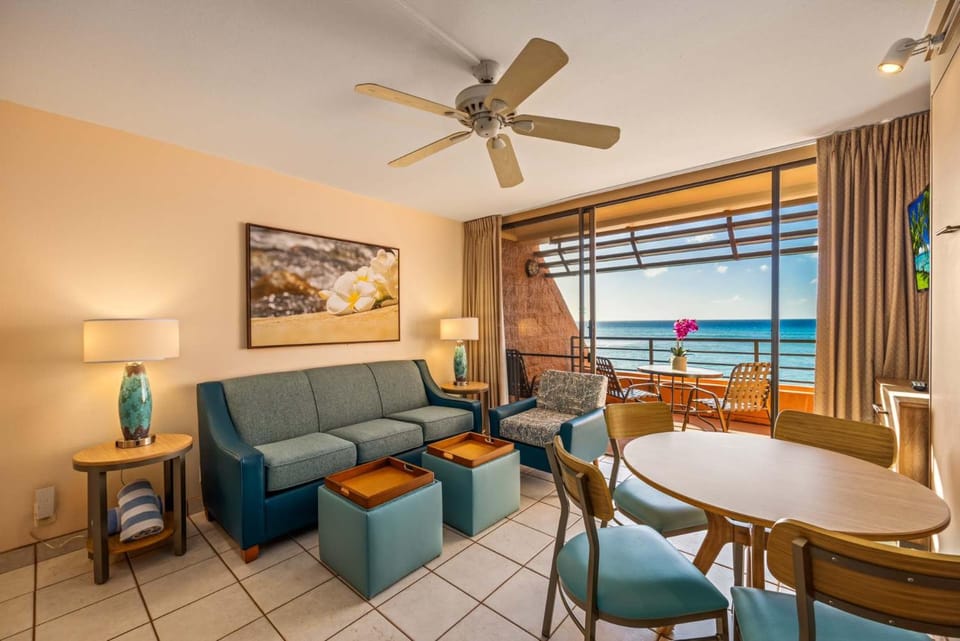Kuleana Club #615 Oceanfront - 1 bedroom & 1 bathroom - Gated 2nd Fl House in Napili-Honokowai