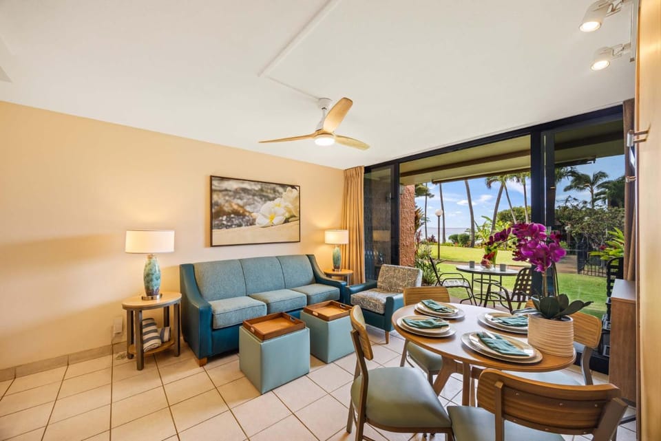 Kuleana Club #707 Oceanfront - 1 bedroom & 1 bathroom - Ground Floor House in Napili-Honokowai