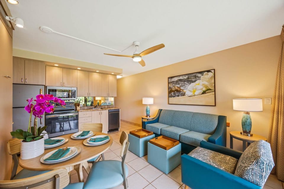 Kuleana Club #707 Oceanfront - 1 bedroom & 1 bathroom - Ground Floor House in Napili-Honokowai