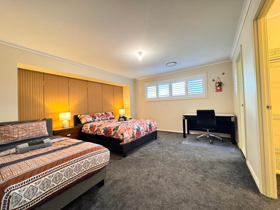 Bed, Photo of the whole room, Bedroom