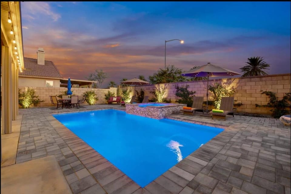 Resort style Retreat ! New Pool , Spa and Game room Villa in Indio