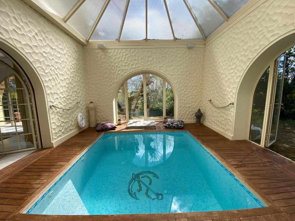 Villa avec Piscine Intérieure, 5 Chambres, Proche Plage et Commerces à Arcachon - FR-1-374-220 Villa in Arcachon