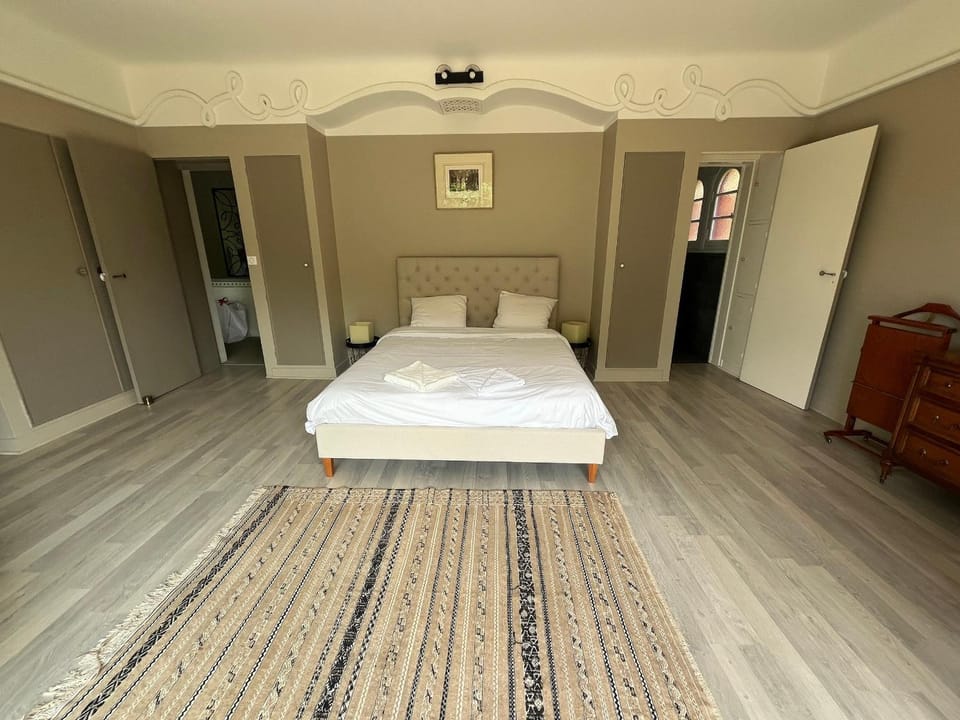 Villa avec Piscine Intérieure, 5 Chambres, Proche Plage et Commerces à Arcachon - FR-1-374-220 Villa in Arcachon