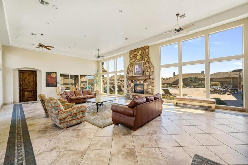 4154 - Sunset Oasis House in Washington